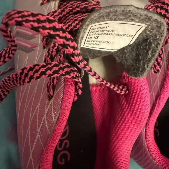 DSG girls Pink and Silver Soccer shoes, Cleats size 11k - Picture 6 of 12